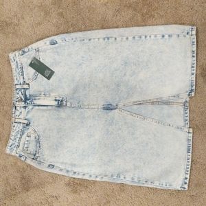 Wild Fable light wash jean skirt
